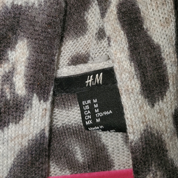 2 various Medium Cardigans - Picture 2 of 4